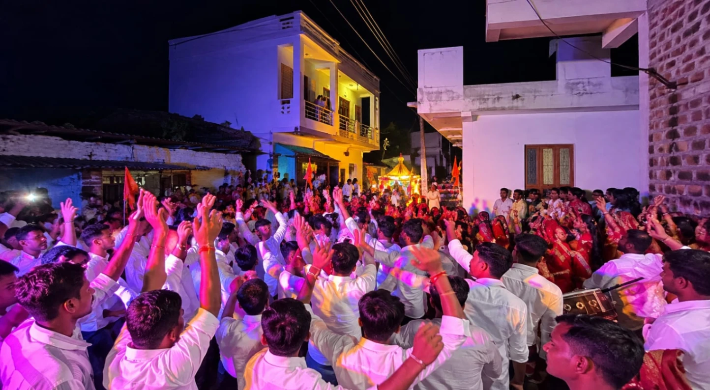 पर निकली भव्य शोभायात्रा